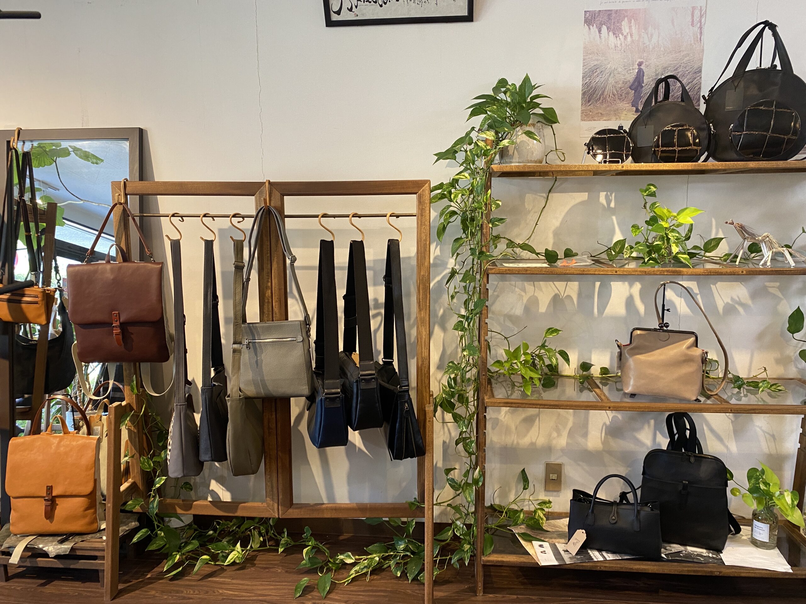 ア・プレスト ハンガーラック＆棚展示